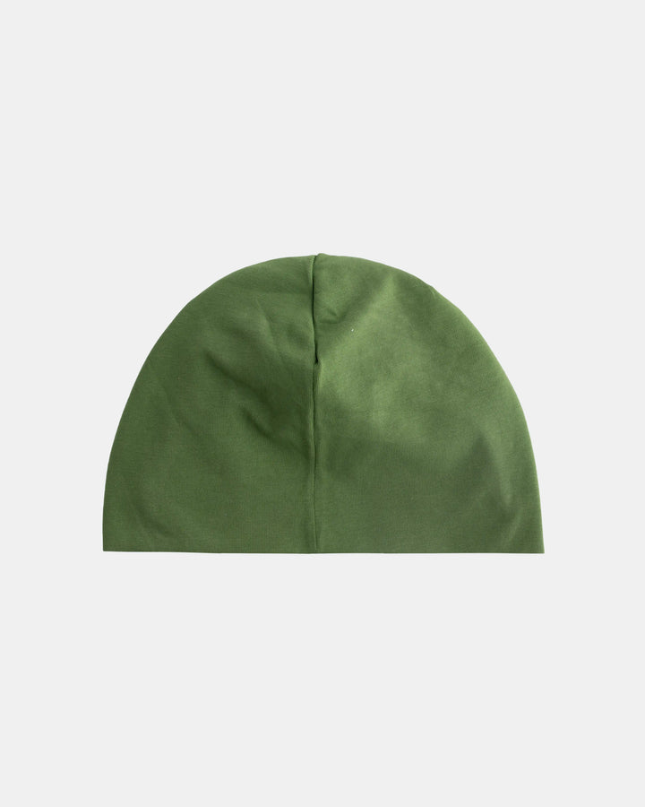 Rear view of organic cotton Woods beanie in green